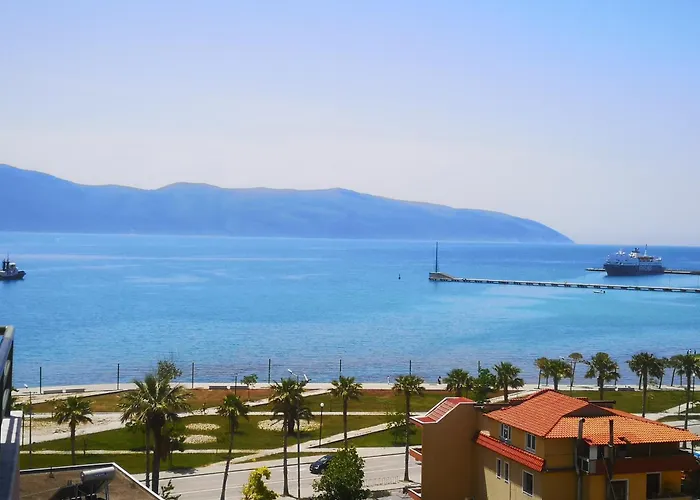 Lungo Mare Sea View 公寓